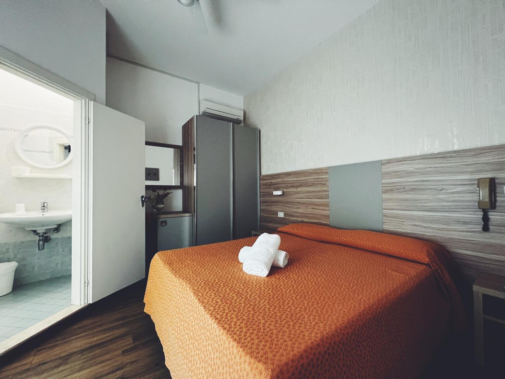 Hotel Ramona Rimini Buitenkant foto