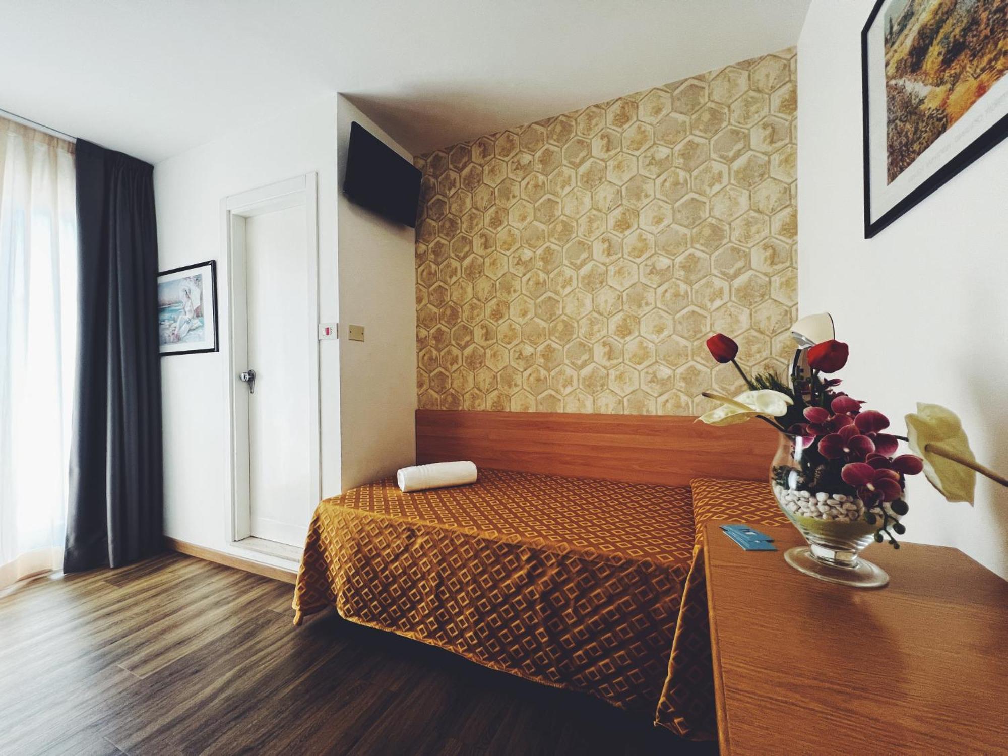 Hotel Ramona Rimini Buitenkant foto