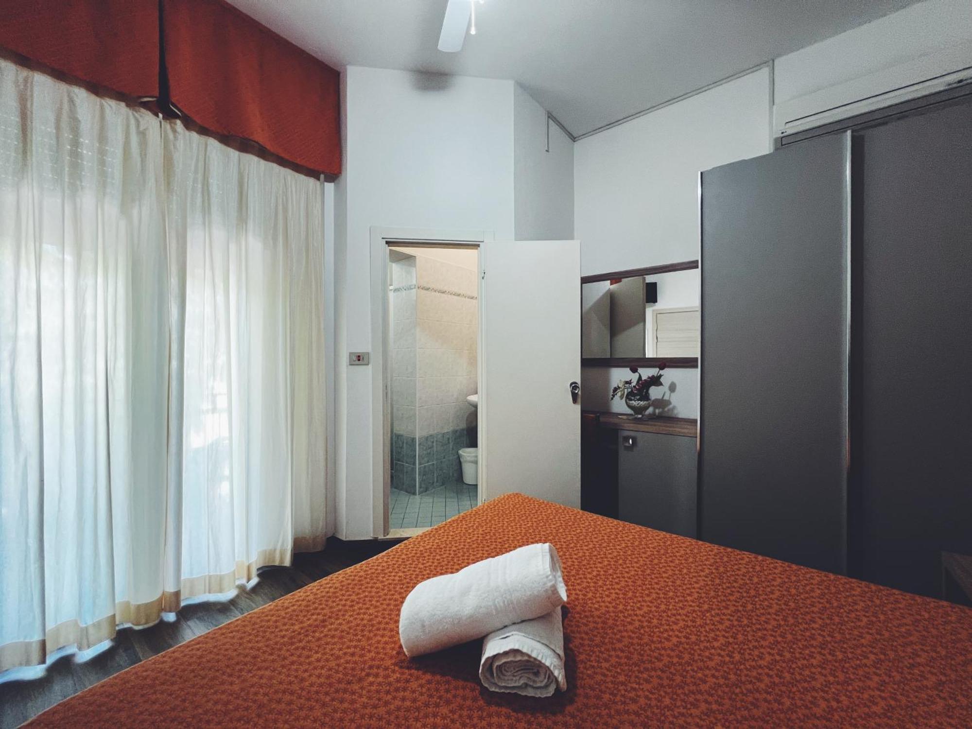 Hotel Ramona Rimini Buitenkant foto