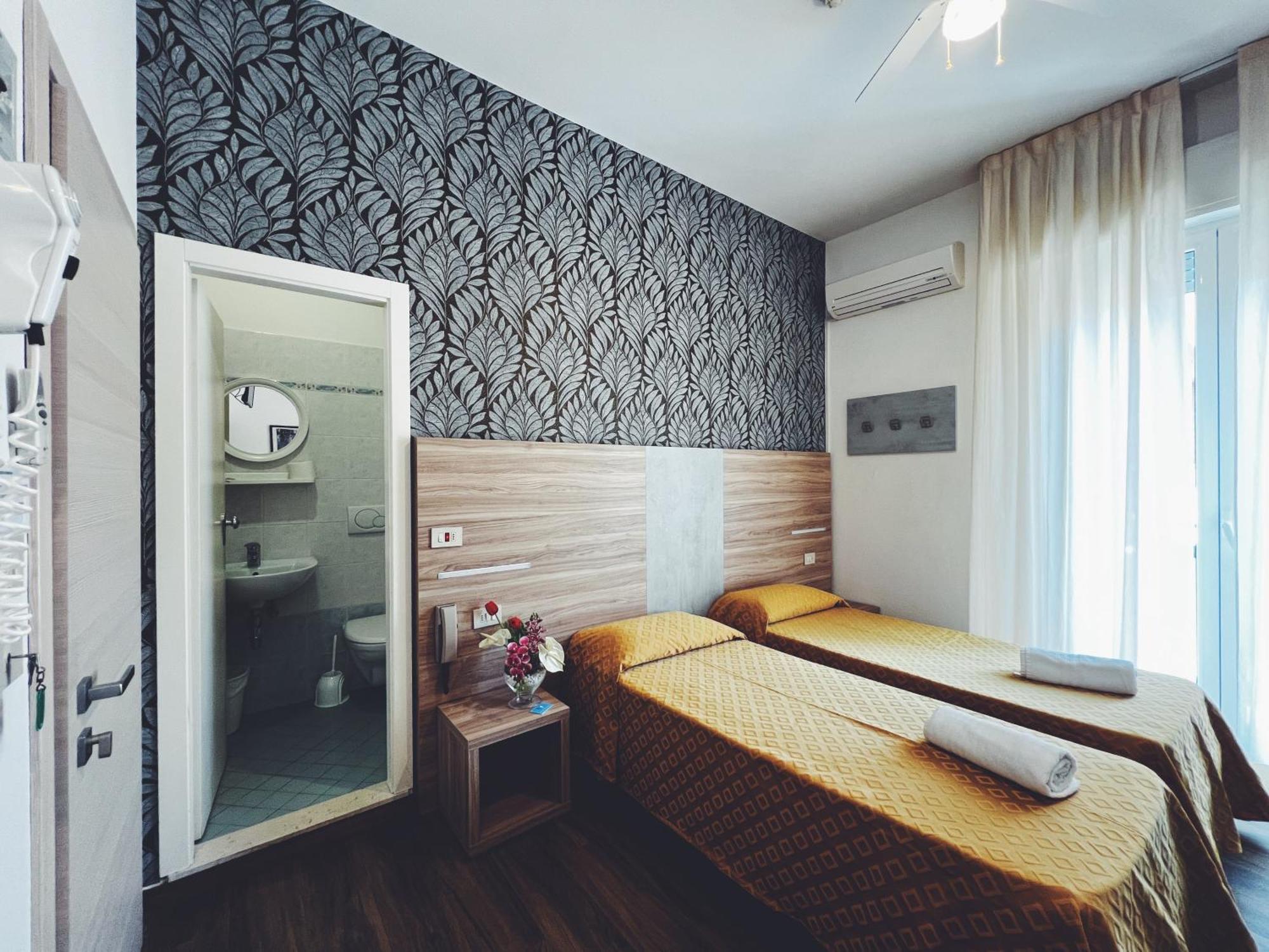 Hotel Ramona Rimini Buitenkant foto