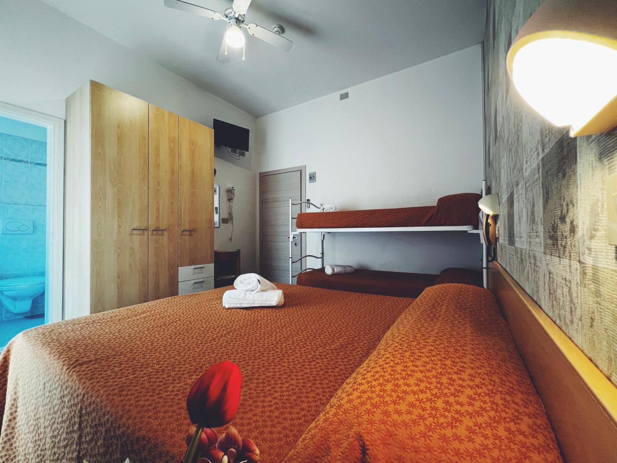 Hotel Ramona Rimini Buitenkant foto